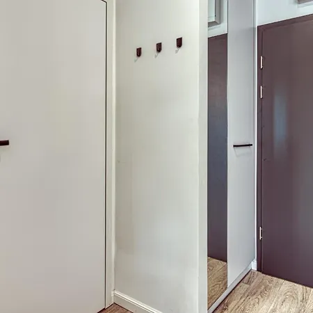 328 Z Basenem I Gratis - 5d Appartement